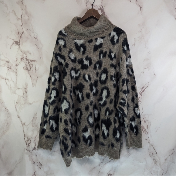World Market Sweater Womens Oversized Brown Leopard Cheetah Tunic Pullover - Picture 1 of 11